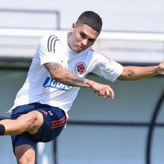 Junior hace oficial acuerdo con Juan Fernando Quintero