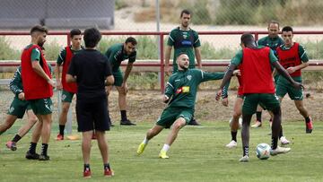 Pacheta perfila la estrategia para el regreso del Elche