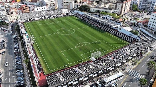 El Ceuta apura sus opciones para poder empezar en el Alfonso Murube