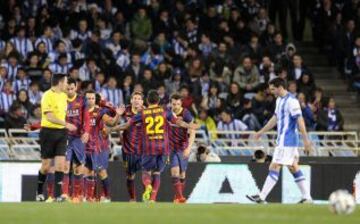 0-1. Messi celebra el primer gol con sus compañeros.
