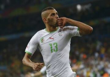 1-1. Islam Slimani celebra el gol del empate.