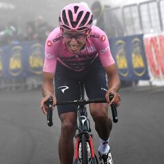 Egan Bernal rompe récord de ascenso al Zoncolan