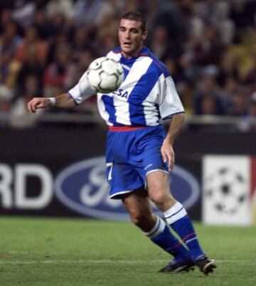 En el campo, Walter Pandiani era un jugador tan temperamental como letal en el área. El uruguayo se labró su reputación en España, pasando por Deportivo, Mallorca, Espanyol, Osasuna, Villarreal y Atlético Baleares. El 'rifle' volvió a Uruguay, pero después regresó a Europa para jugar en el Lausanne de suiza y hacer su último gol allí.