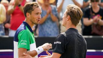 'S-HERTOGENBOSCH, NETHERLANDS - JUNE 12: Daniil Medvedev of Russia and Tim van Rijthoven of the Netherlands during the Mens Singles Final match between Daniil Medvedev of Russia and Tim van Rijthoven of the Netherlands at the Autotron on June 12, 2022 in 's-Hertogenbosch, Netherlands (Photo by Joris Verwijst/BSR Agency/Getty Images)