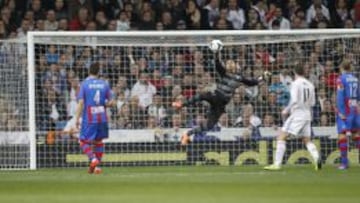 Fue el portero que más paradas realizó en la pasada Liga: 163