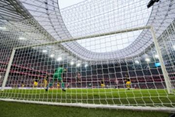 De Marcos marca el 2-1.