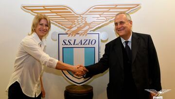 Carolina Morace, durante su presentaci&oacute;n con la Lazio.