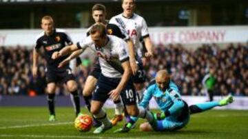 Trippier permite al Tottenham escalar a la segunda posición