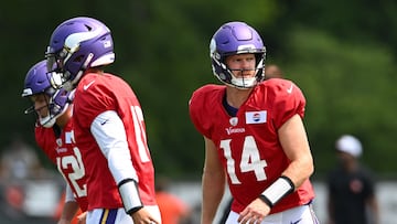 BEREA, OHIO - AUGUST 14: Sam Darnold #14 of the Minnesota Vikings looks on during a joint training camp practice with the Cleveland Browns at CrossCountry Mortgage Campus on August 14, 2024 in Berea, Ohio. Nick Cammett/Getty Images/AFP (Photo by Nick Cammett / GETTY IMAGES NORTH AMERICA / Getty Images via AFP)