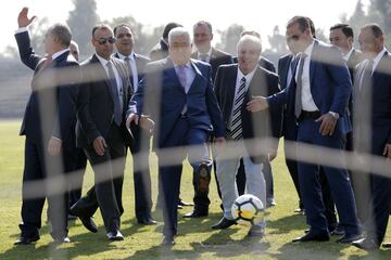 Mahmoud Abbas visitó al plantel de Palestino durante la jornada de hoy. Estas fueron las mejores postales que dejó el encuentro.