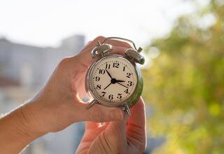 Atención, se acerca el cambio de hora: el día en que deberás ajustar el reloj y que comienza el horario de verano