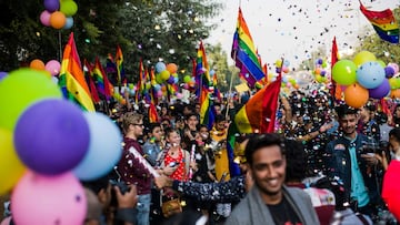 En junio se celebra el Mes del Orgullo o Pride Month. Te explicamos cuántas banderas del movimiento LGBT+ hay y qué significa cada una.