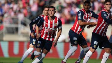 Jugadores de Chivas durante el amistoso contra Atlas