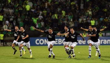 Libertad avanzó a la fase de grupos tras ganar 5-4 en los penales. Bocanegra fue quien falló en Nacional.