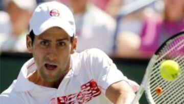 Djokovic sufre ante Kohlschreiber para meterse en octavos
