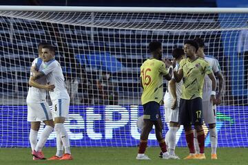 Colombia cayó goleado ante Uruguay en Barranquilla y tendrá que buscar puntos en su visita a Ecuador en Quito