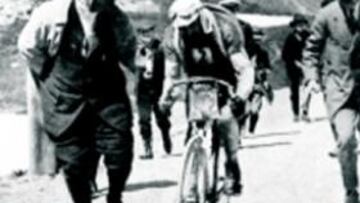 <b>PIONERO. </b>Emile Georget, en la primera subida al Galibier en 1911.