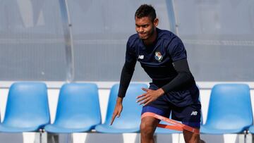 Panama&#039;s forward Ismael Diaz warm up during a training session at the Olympic Park Arena in Sochi on June 17, 2018, on the eve of the Russia 2018 World Cup Group G football match between Belgium and Panama. / AFP PHOTO / Adrian DENNIS