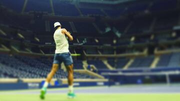 Rafa Nadal entrena para preparar el US Open en la pista Arthur Ashe.