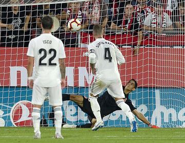 Sergio Ramos empató de penalti. 1-1.