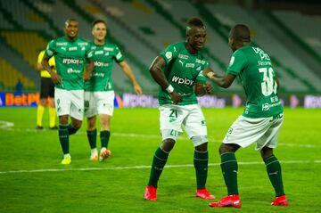 Partidazo en el Centenario entre el Cúcuta y Deportivo Cali. Los dos equipos siguen fuera de los ocho tras el empate 3-3