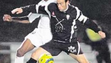 <b>AGRADECIDO. </b>Paco Peña dice que se siente a gusto en el Albacete.