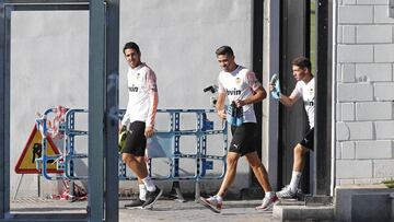 09/10/19
 VALENCIA CF
 ENTRENAMIENTO PUERTA CERRADA
 PAREJO
 GABRIEL PAULISTA
 MANU VALLEJO
 
 
 
 
 
 
 
 
 
 
 
 
 
 
 
 
 
 
 
 
 
 
 
 
 
 
 
 
 
 
 
 
 
 
 
 
 
 
 
 
 
 
 
 
 
 