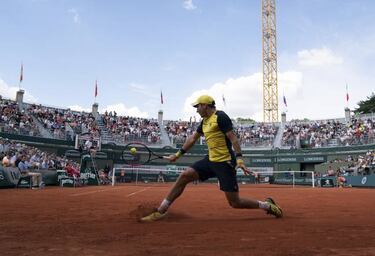 Zverev digs deep to see off Lajovic challenge