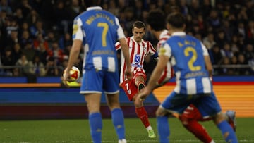 Lanzamiento de Griezmann para el gol de falta.