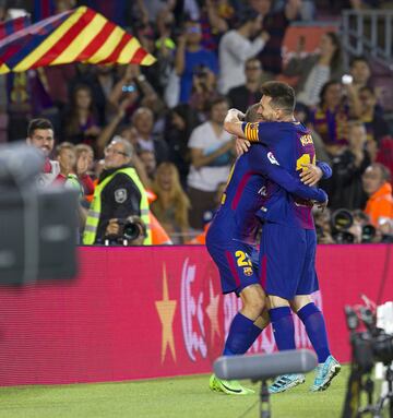 6-1. Messi celebró el sexto gol.