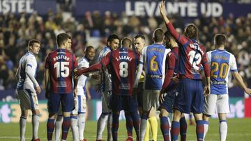 Tangana entre los jugadores del Levante y el Leganés.