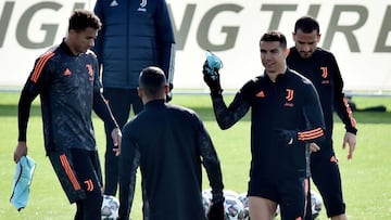 Cristiano calentando.