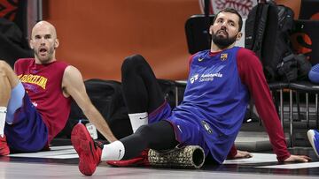 Nick Calathes junto a Nikola Mirotic en su etapa en el Barcelona.