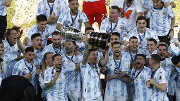 Argentina, 28 años después, volvió a ser campeón. En Maracaná y contra Brasil. Messi y el equipo de Scaloni ya está en la historia del fútbol argentino.