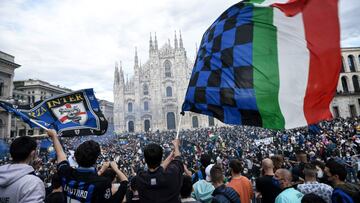 Plaza del Duomo en Milan con la celebraci&oacute;n del Inter.