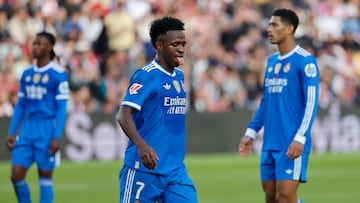 Iñigo Pérez's team earned a valuable point against the league leaders in Vallecas.