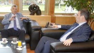 Protagonistas. Villar, en un encuentro con Miguel Cardenal.