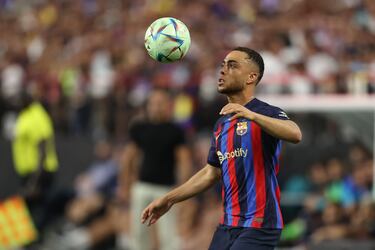 Berhalter aplaude la llegada de Dest al Milan