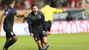 Chivas venció a Necaxa con nueva dupla de goleadores