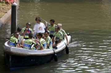 Los equipos que participarán en el Tour de Francia fueron presentados en Utrecht.

