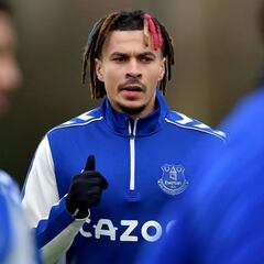 Dele Alli, a ocupar el lugar que tenía James en Everton