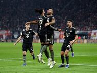 Soccer Football - Bundesliga - RB Leipzig v Bayern Munich - Red Bull Arena, Leipzig, Germany - January 17, 2026 Bayern Munich's Jonathan Tah celebrates scoring their third goal with teammates REUTERS/Maryam Majd DFL REGULATIONS PROHIBIT ANY USE OF PHOTOGRAPHS AS IMAGE SEQUENCES AND/OR QUASI-VIDEO. TPX IMAGES OF THE DAY