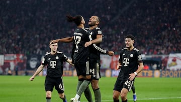 Soccer Football - Bundesliga - RB Leipzig v Bayern Munich - Red Bull Arena, Leipzig, Germany - January 17, 2026 Bayern Munich's Jonathan Tah celebrates scoring their third goal with teammates REUTERS/Maryam Majd DFL REGULATIONS PROHIBIT ANY USE OF PHOTOGRAPHS AS IMAGE SEQUENCES AND/OR QUASI-VIDEO. TPX IMAGES OF THE DAY