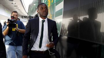 Campbell llega a Sevilla para cerrar su fichaje por el Betis