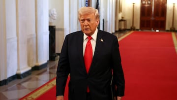U.S. President Donald Trump arrives for a presentation of the Commander-in-Chief trophy to the U.S. Navy Midshipmen football team of the United States Naval Academy, at the White House in Washington, D.C., U.S., April 15, 2025. REUTERS/Evelyn Hockstein