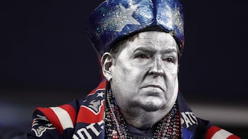 A familiar voice at New England sporting events will perform “The Star-Spangled Banner” before Sunday’s playoff showdown