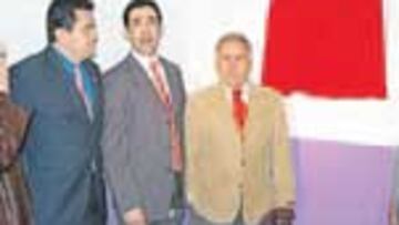 <b>DE CELEBRACIÓN. </b>Amancio, junto a Guasch y Roncero.