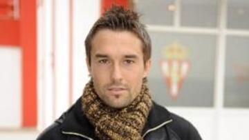 <b>URGENCIAS. </b>Sangoy urgía ayer al equipo para lograr victorias.