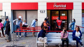 Chile entra en alerta: el mecanismo que utilizan los extranjeros para retirar sus fondos AFP y que es viral en TikTok