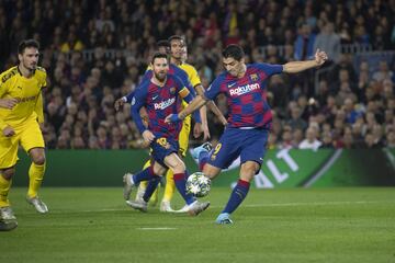 1-0. Luis Suárez marcó el primer gol.